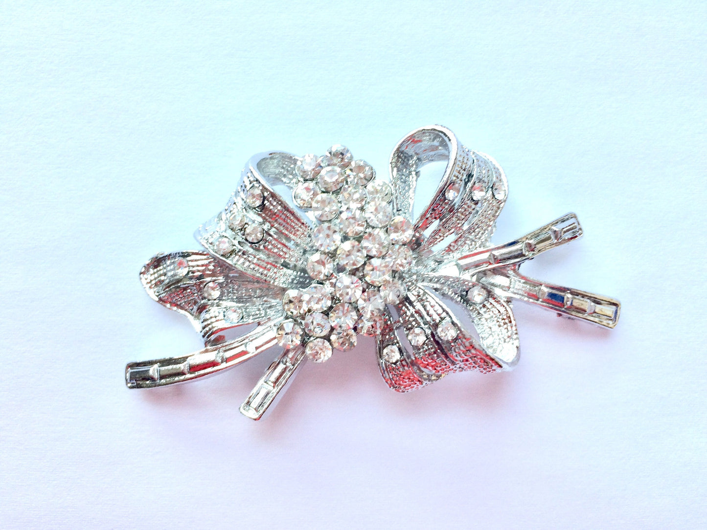 Rhinestone Bow Clasp: Crystal Wedding Buckle (7.5cm x 4cm)