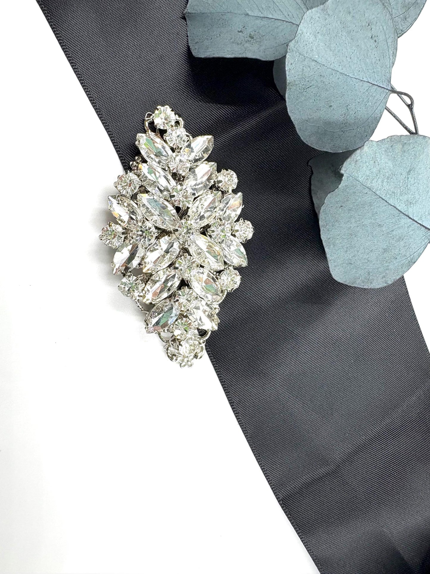 Versatile Rhinestone Brooch: Elegant Accessory for Hair, Sashes, and Everyday Style