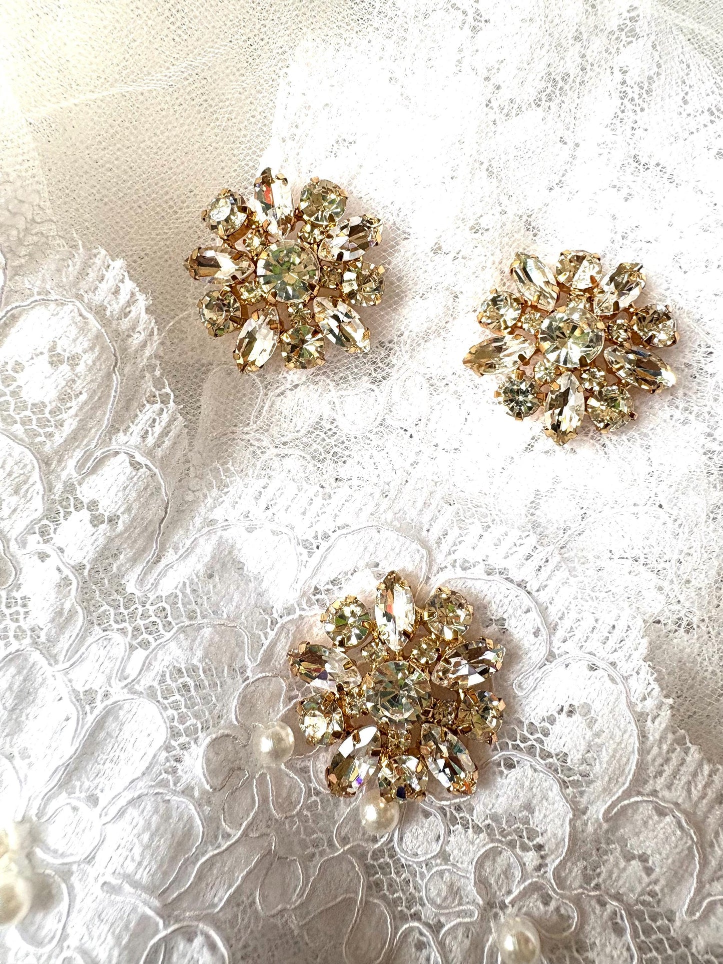 Rhinestone Crystal Shank Buttons: Gold/Silver Wedding Dress Decoration (2 Piece) Silver Gold