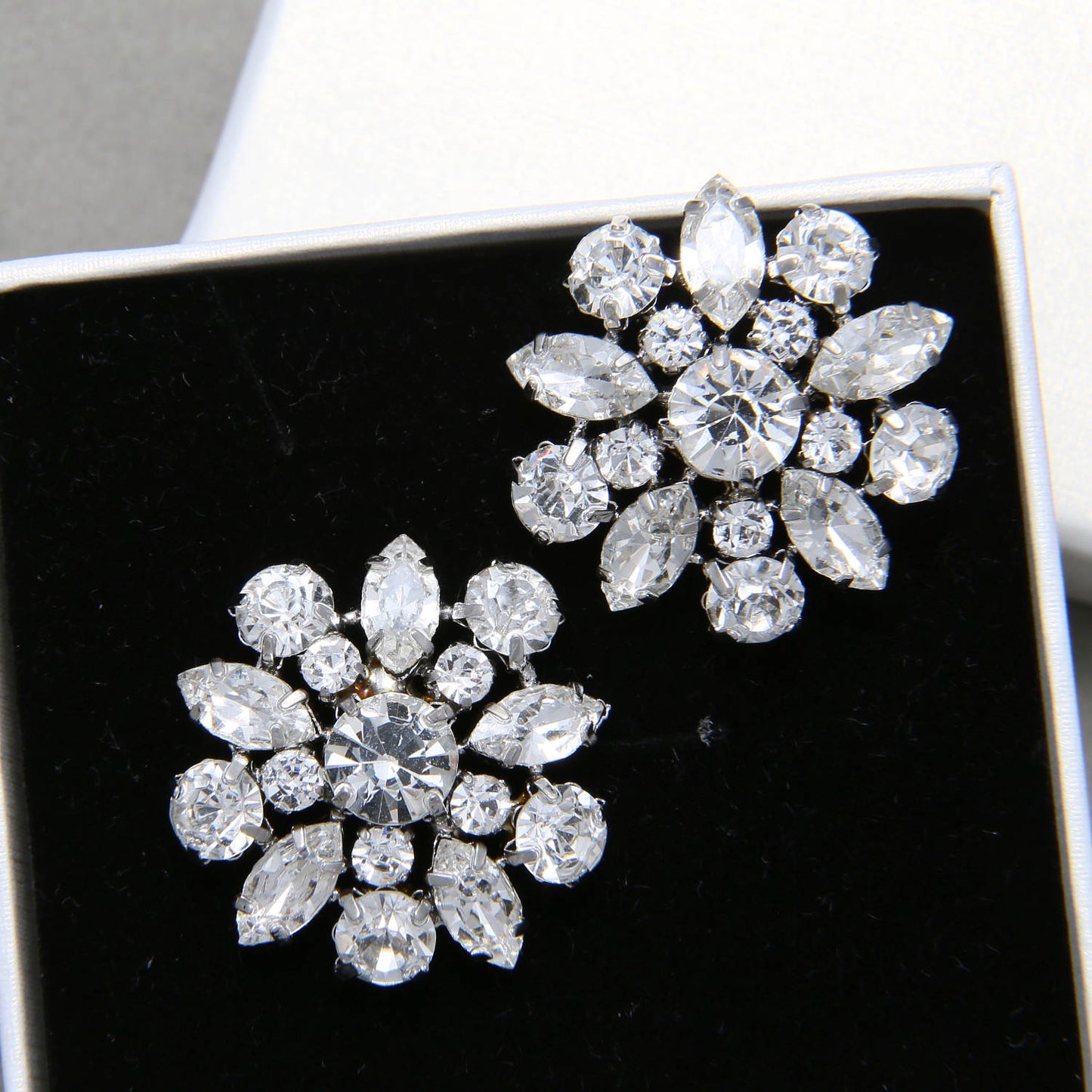 Rhinestone Crystal Shank Buttons: Gold/Silver Wedding Dress Decoration (2 Piece) Silver Gold 