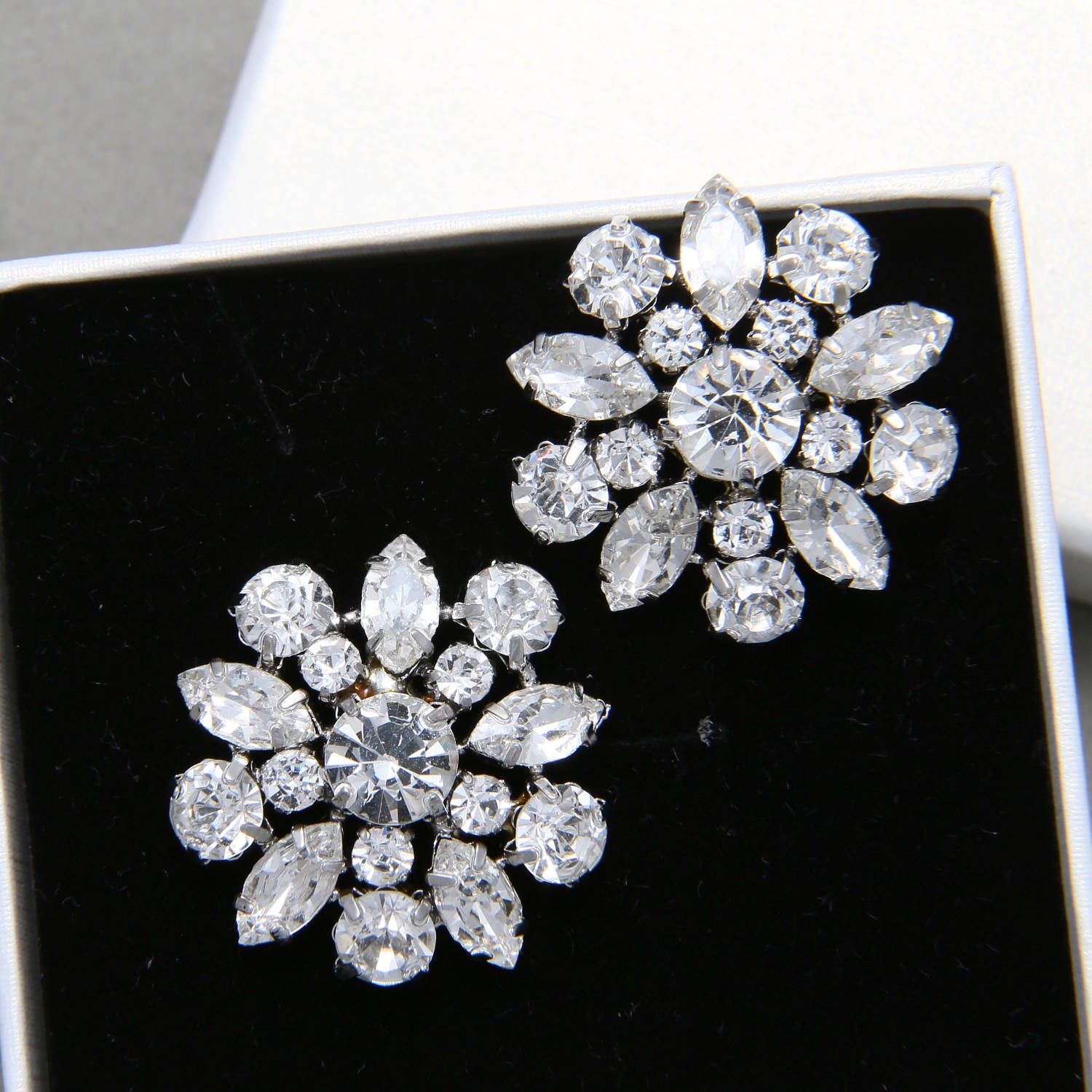 Rhinestone Crystal Shank Buttons: Gold/Silver Wedding Dress Decoration (2 Piece) Silver Gold 