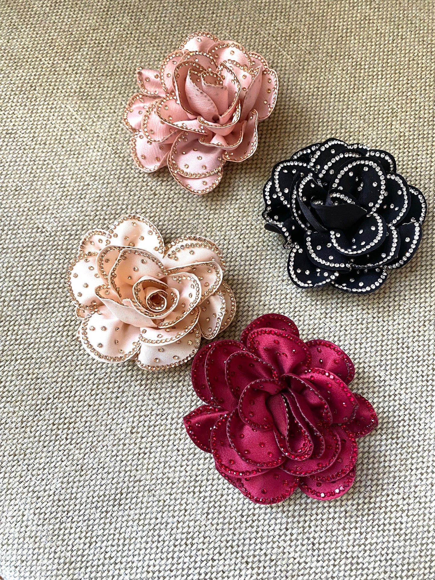 Elegant Fabric Rhinestone Rose Flowers Shoe Clips (Set of 2) Beige White 