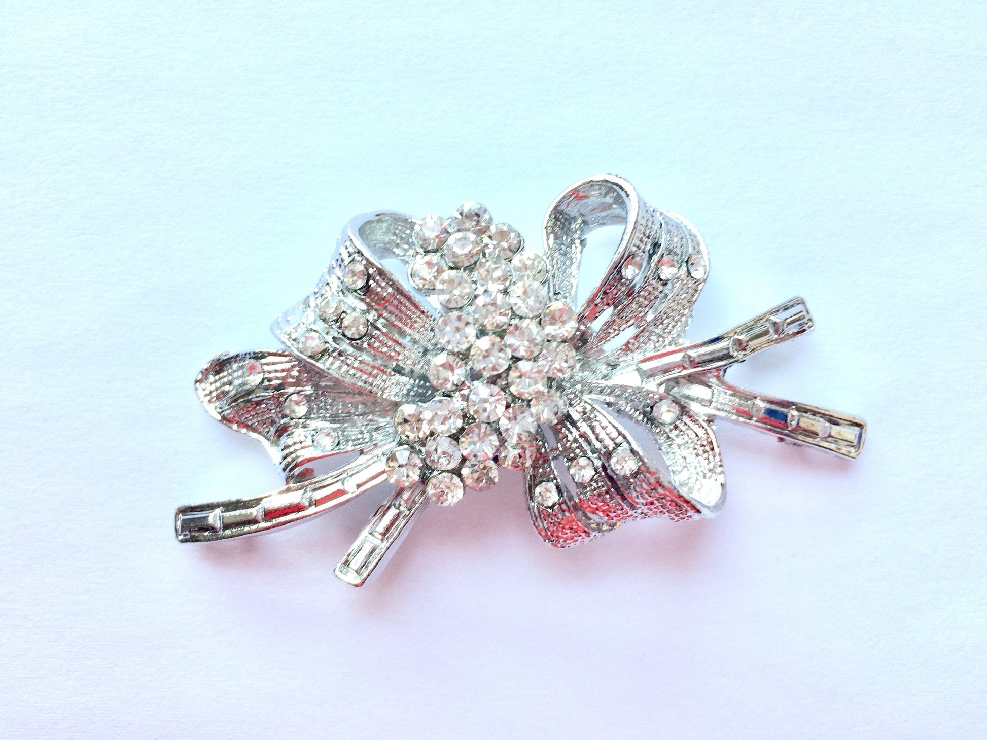 Rhinestone Bow Clasp: Crystal Wedding Buckle (7.5cm x 4cm) 
