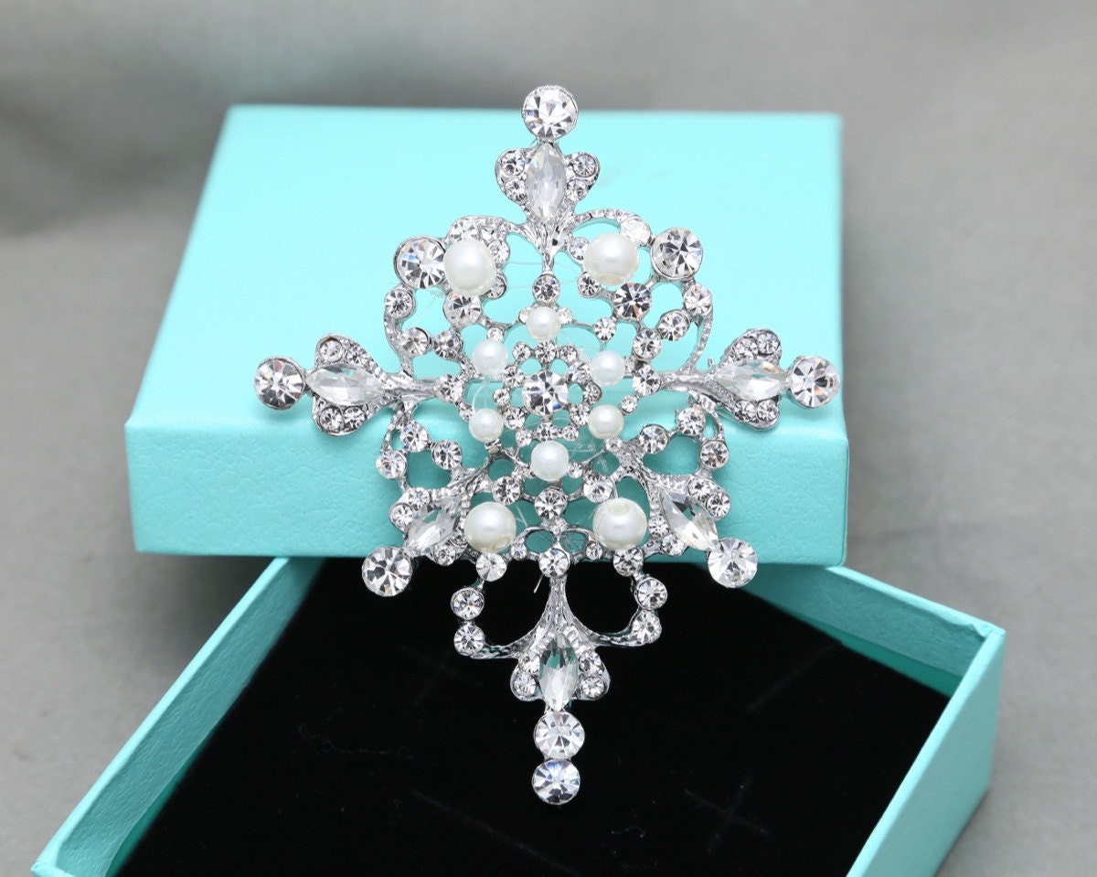 Crystal Rhinestone Cross Buckle: Pearl Wedding Cake Decor (3.5x2.9") 