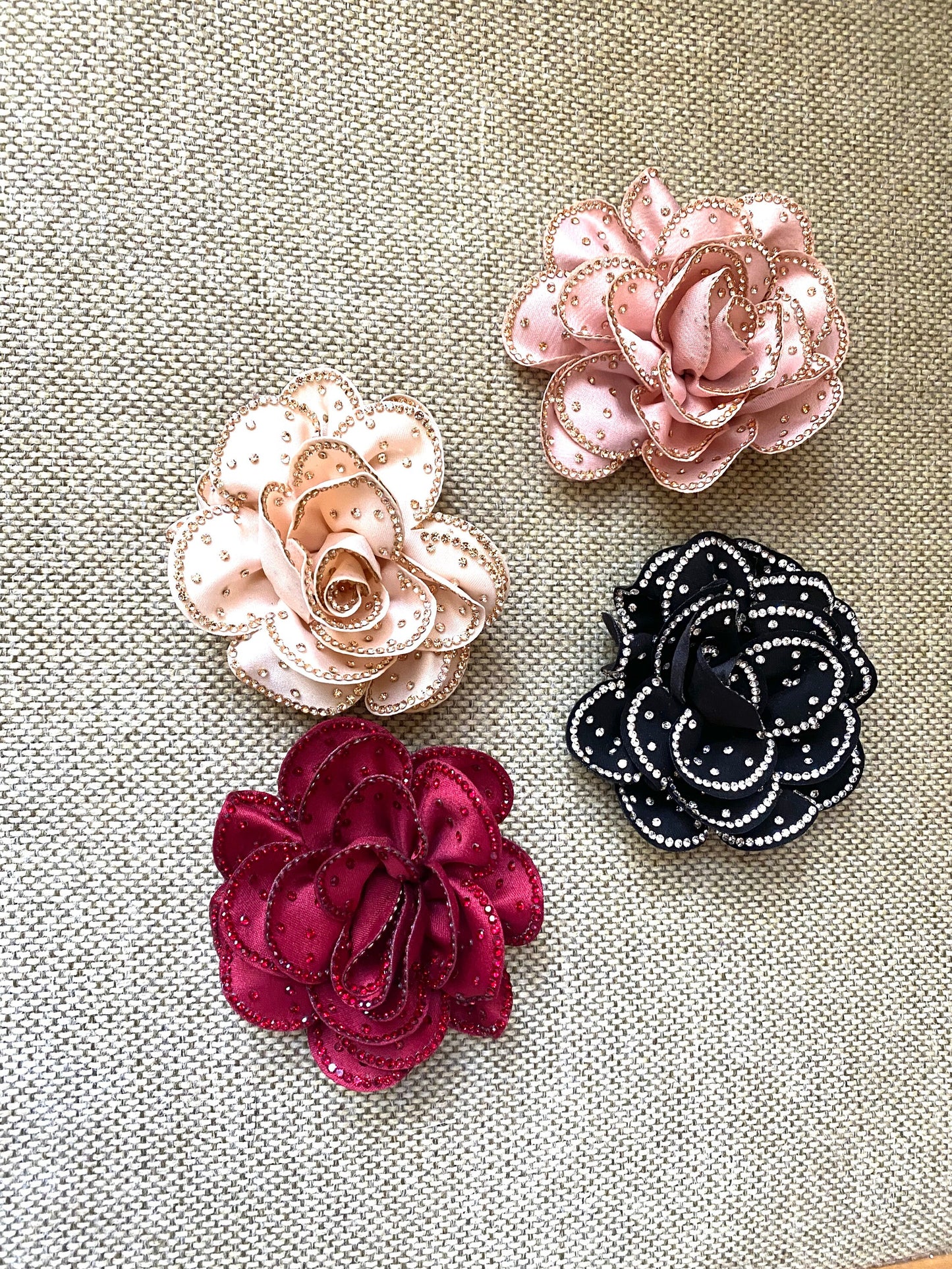 Elegant Fabric Rhinestone Rose Flowers Shoe Clips (Set of 2) Beige White 