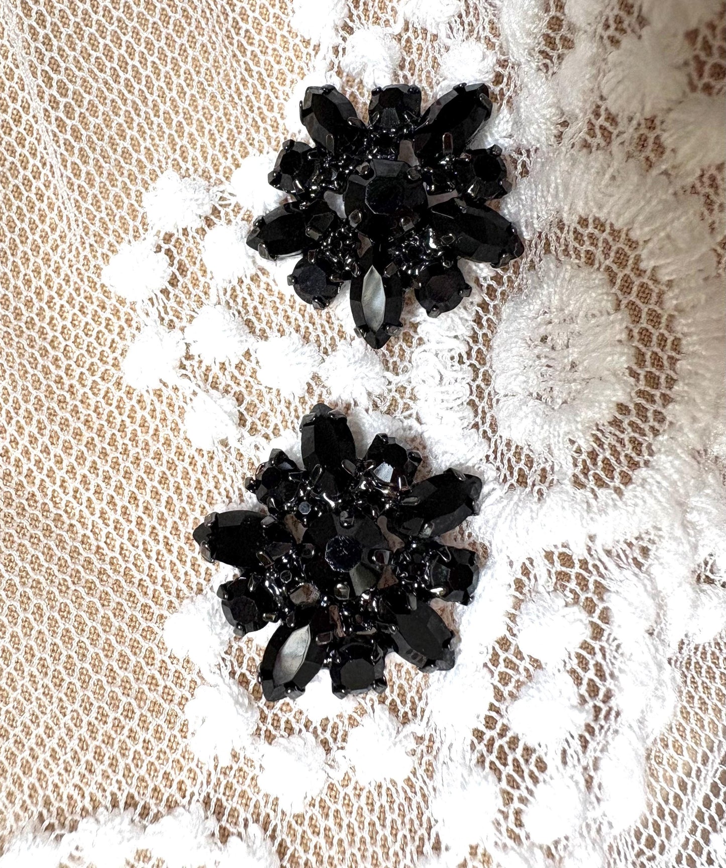 Rhinestone Flower Buttons: Black Crystal Dress Embellishments (4-Piece Set, 0.7") Black transparent black 