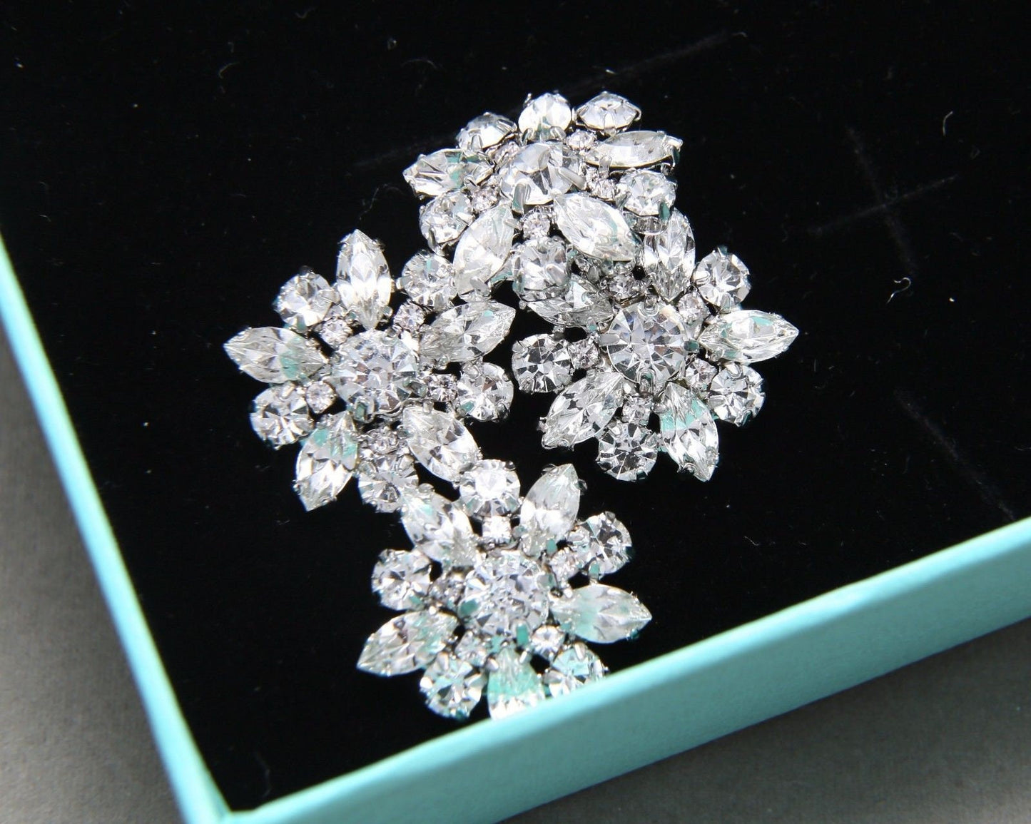 4/6 Piece Rhinestone Flower Buttons: Gold/Silver Crystal Shank Embellishments 2gold 2 silver 3gold3silver 