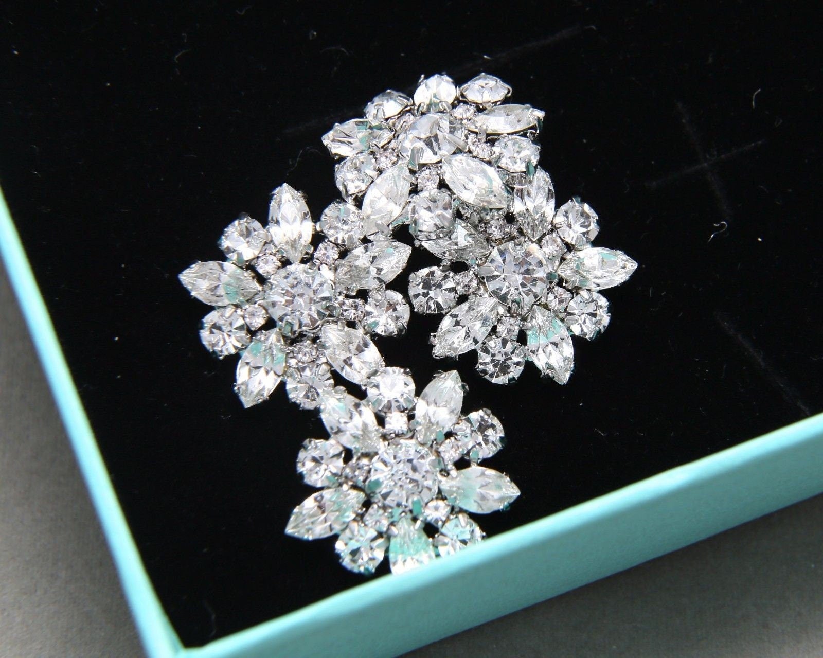 4/6 Piece Rhinestone Flower Buttons: Gold/Silver Crystal Shank Embellishments 2gold 2 silver 3gold3silver 