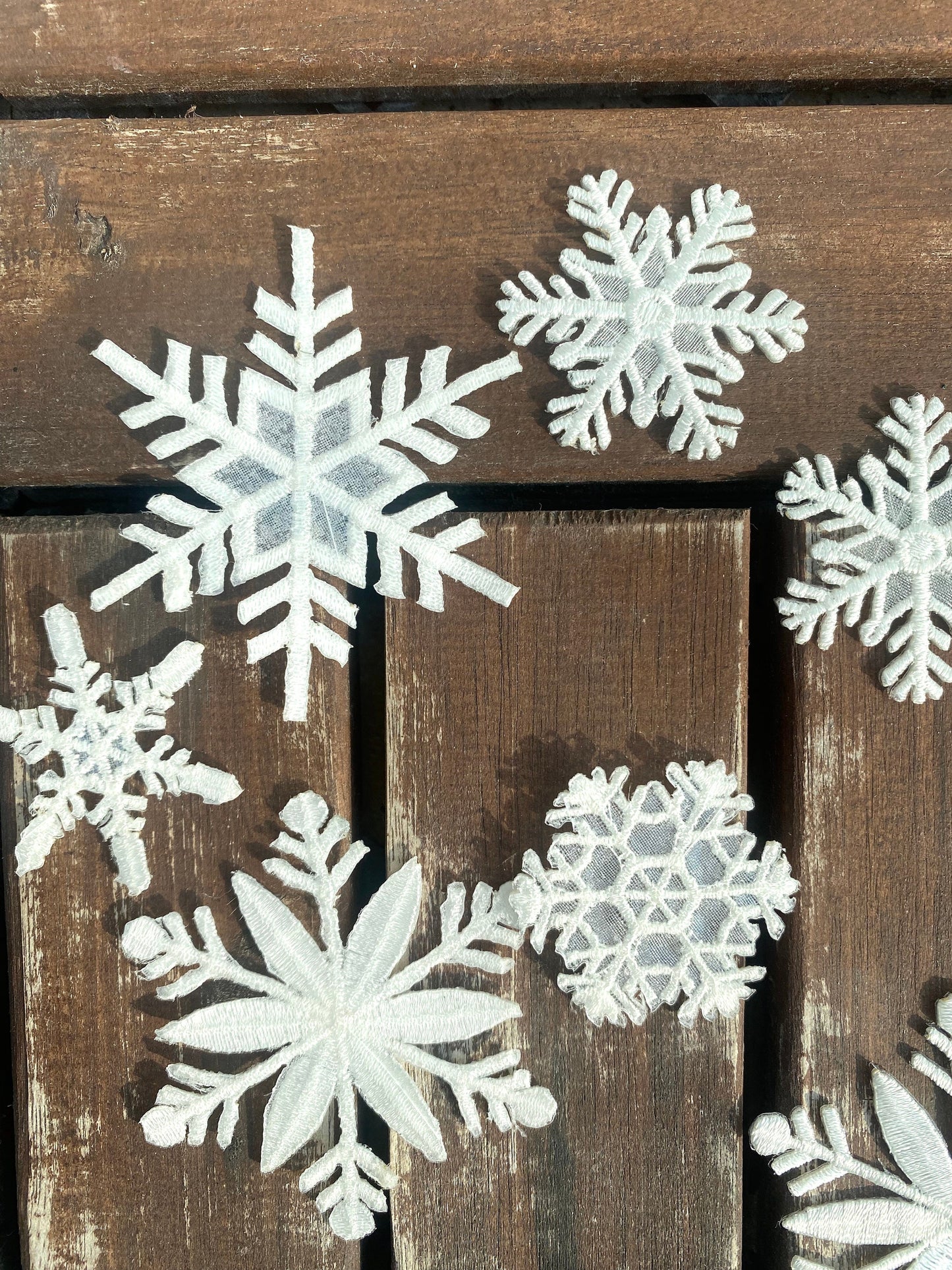 Cream White Snowflake Lace Applique Patches - Christmas Embroidery (10/30pcs)