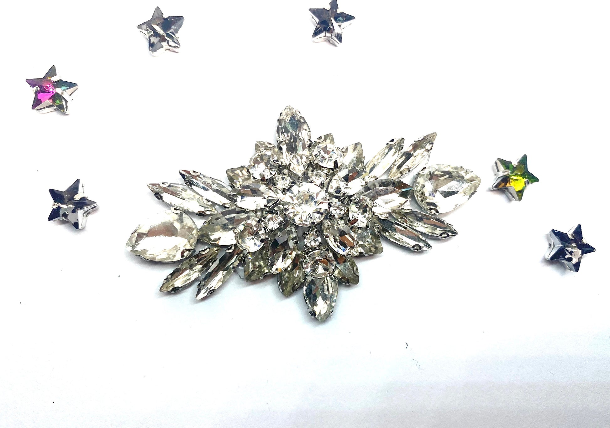 Sparkling Crystal Rhinestone Shoe Clip - Vintage Bridal Shoe Accessory for Weddings & Parties 