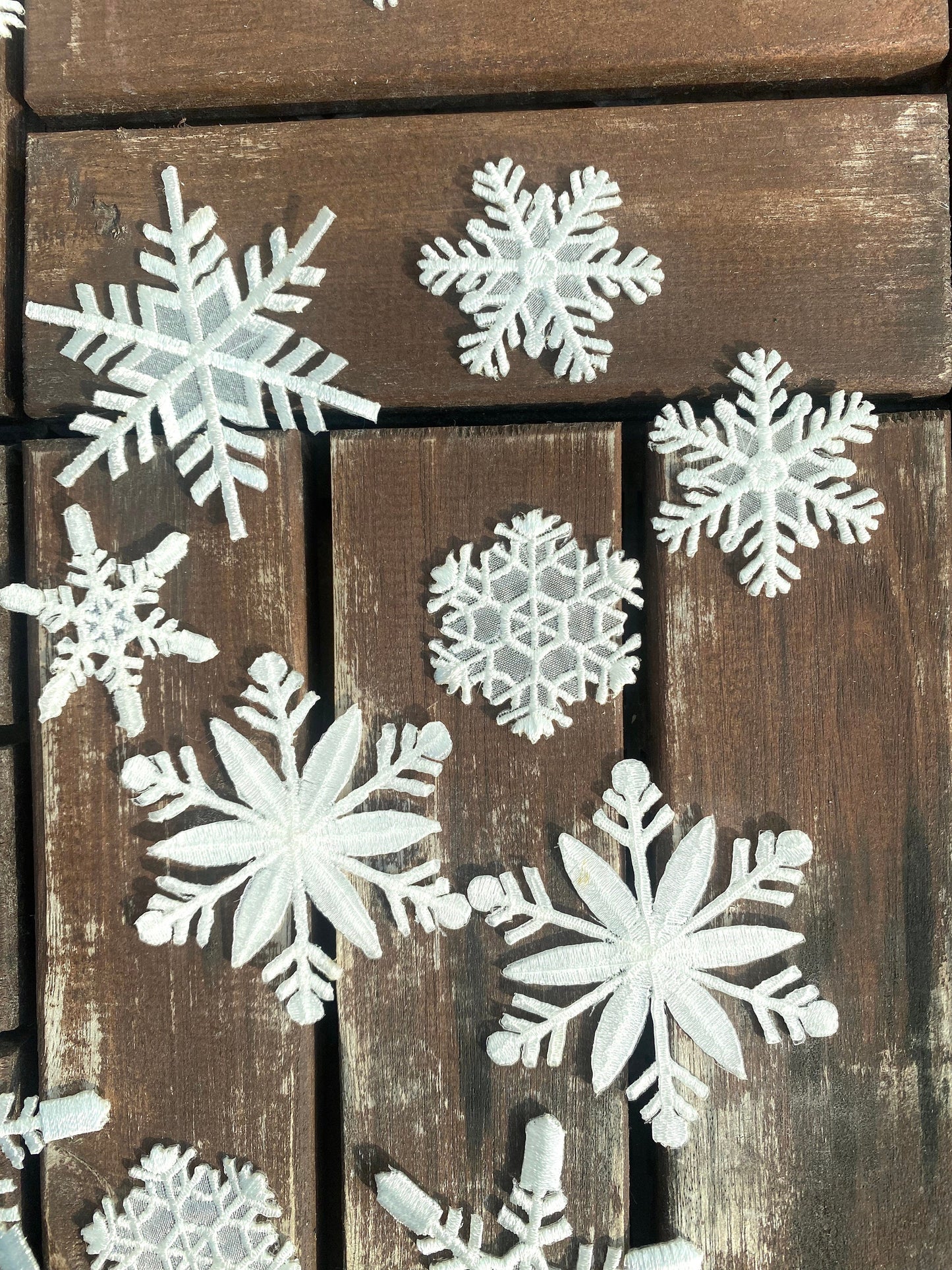 Cream White Snowflake Lace Applique Patches - Christmas Embroidery (10/30pcs)