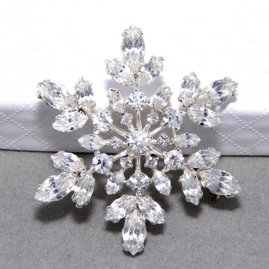 Rhinestone Snowflake Buckle: Silver Wedding Hair Accessories (4.3cm x 4.8cm)