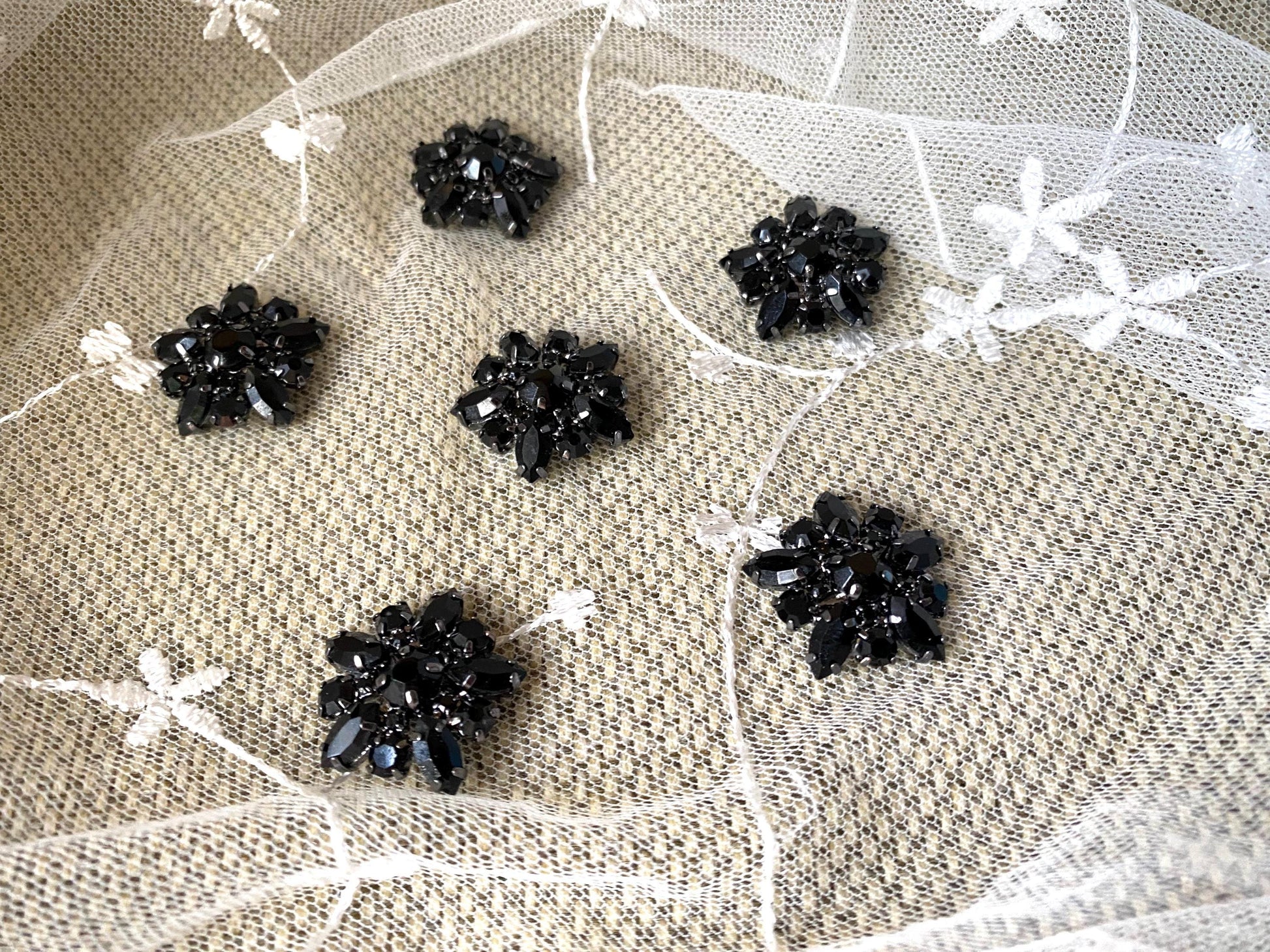 Rhinestone Flower Buttons: Black Crystal Dress Embellishments (4-Piece Set, 0.7") Black transparent black 