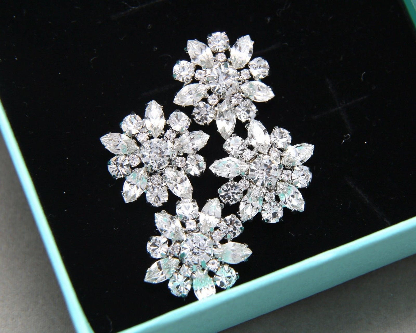 4/6 Piece Rhinestone Flower Buttons: Gold/Silver Crystal Shank Embellishments 2gold 2 silver 3gold3silver 